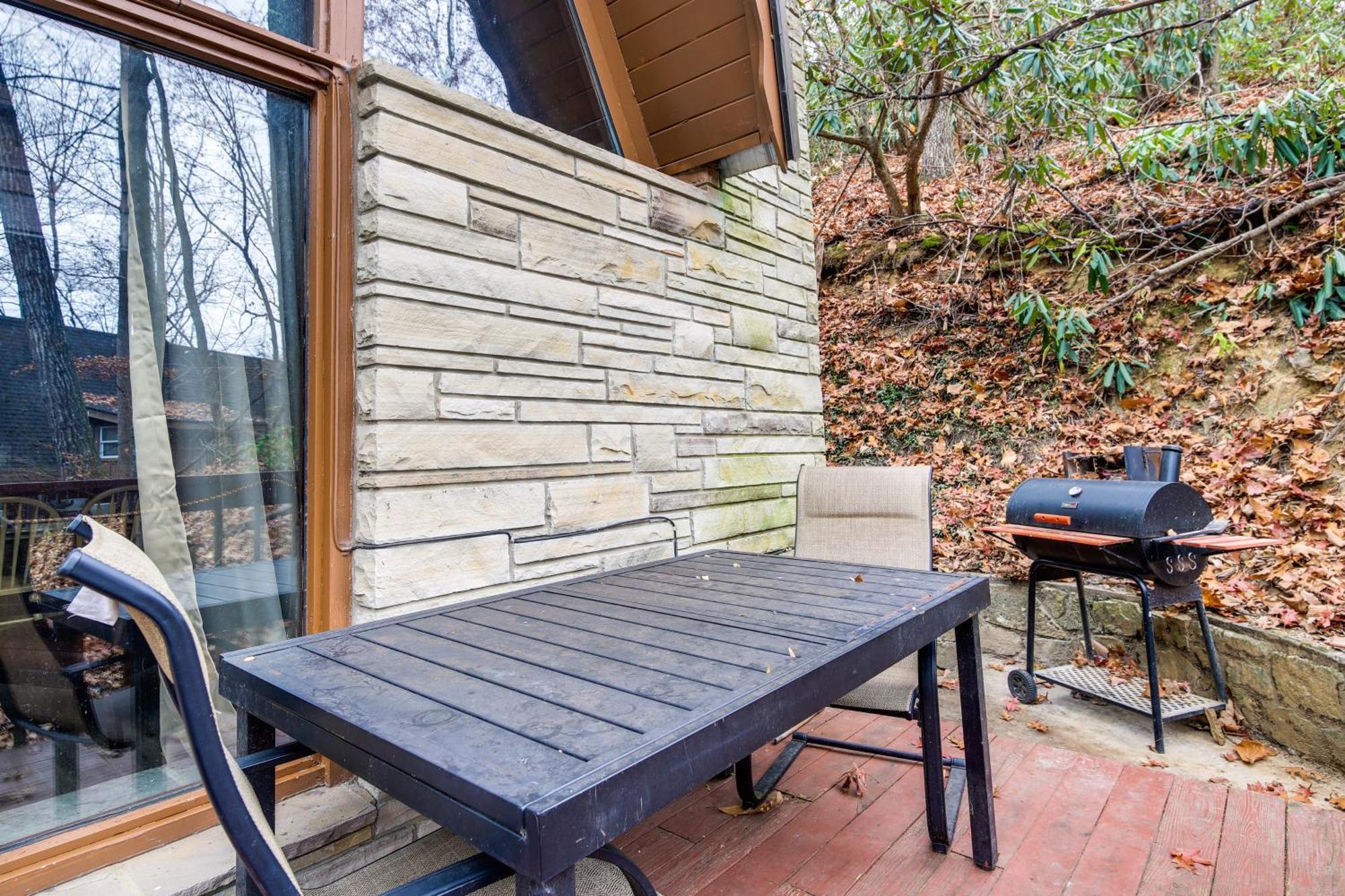 Gatlinburg A-Frame Home With Hot Tub Near Parkway Exterior foto