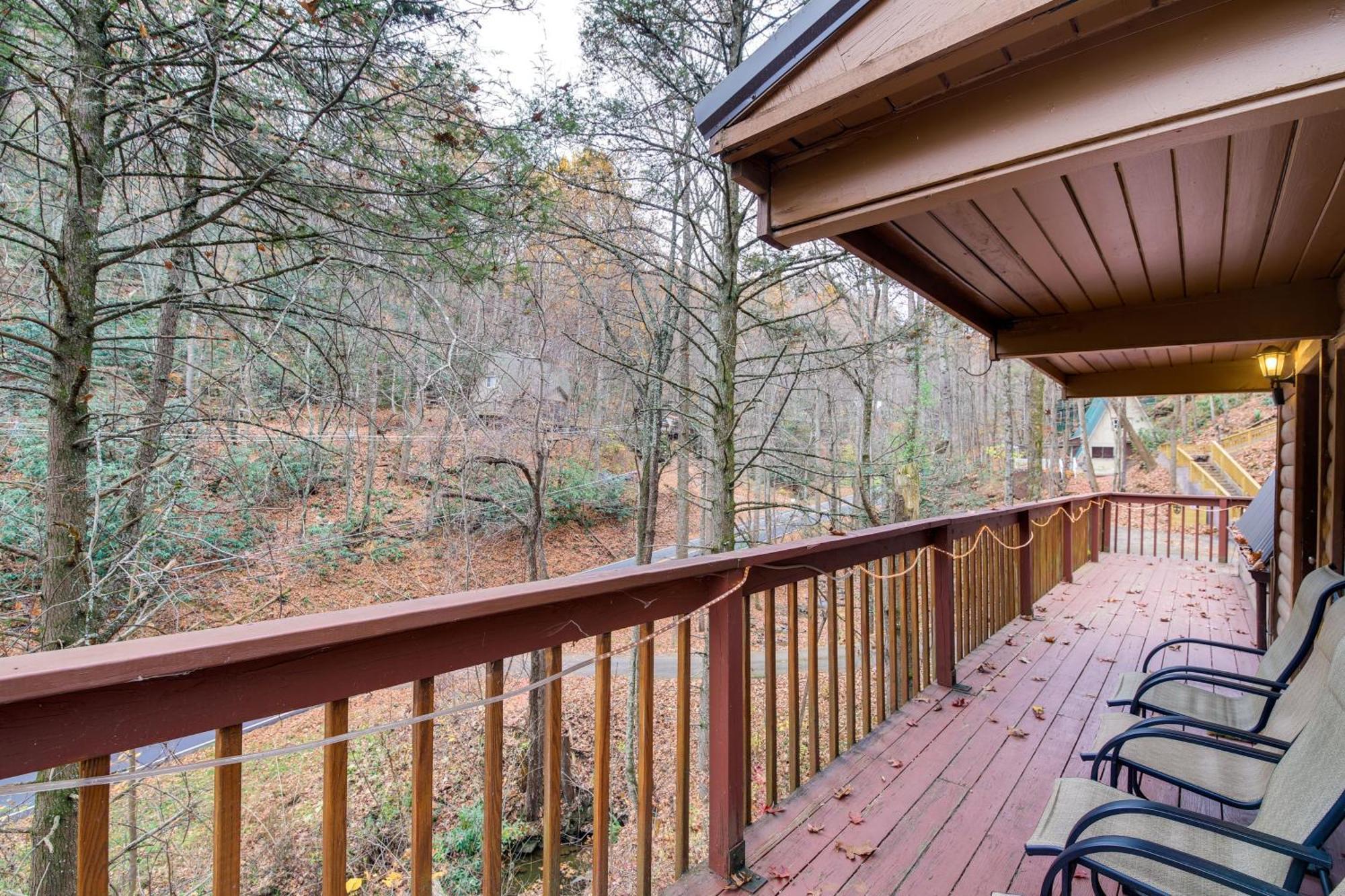 Gatlinburg A-Frame Home With Hot Tub Near Parkway Exterior foto