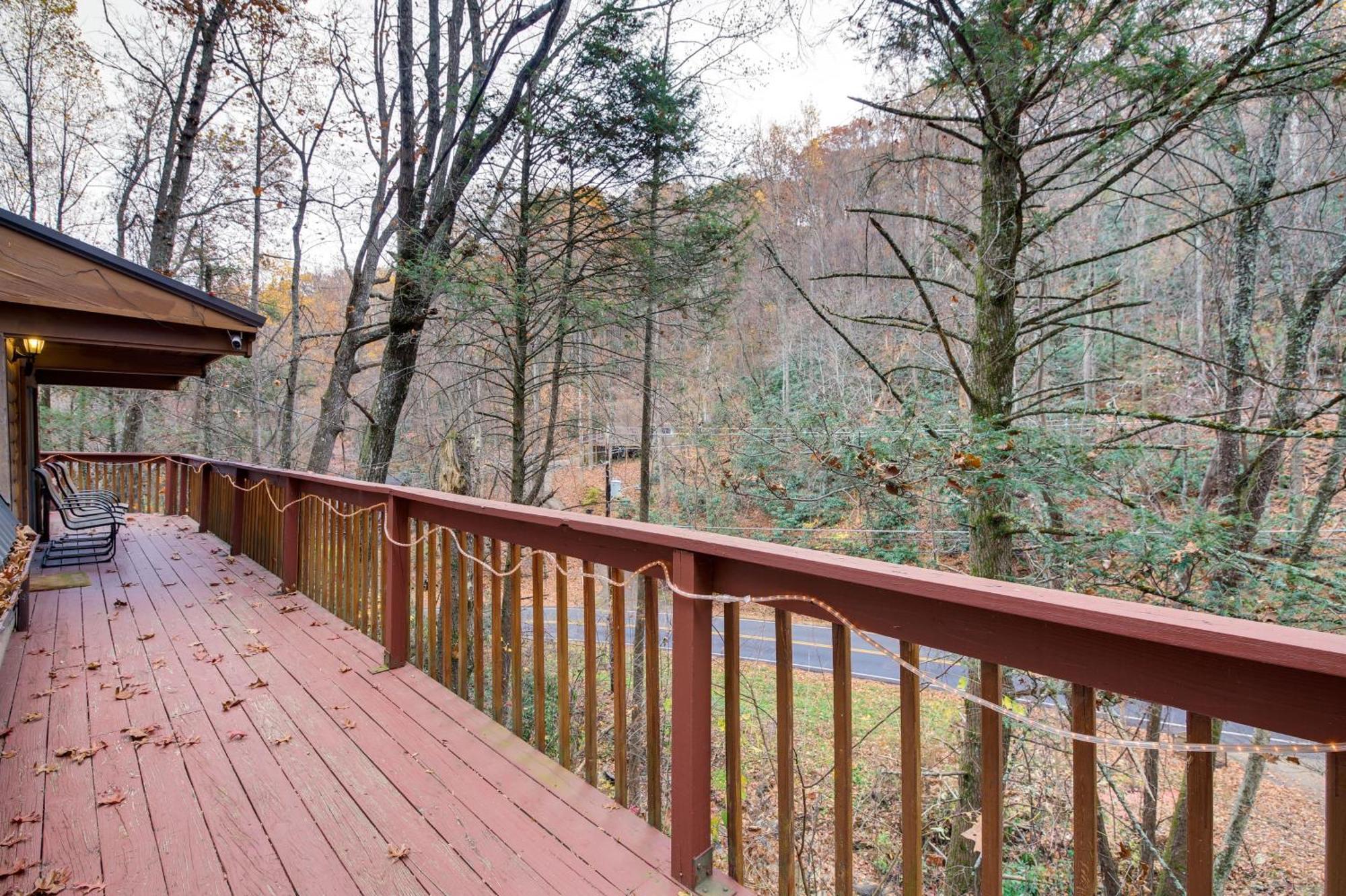 Gatlinburg A-Frame Home With Hot Tub Near Parkway Exterior foto